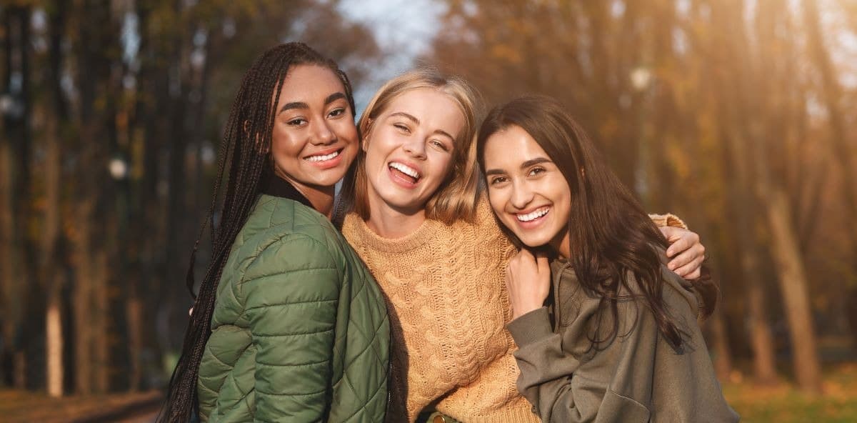 Composite Bonding vs Porcelain Veneers: Which Is Better for Front Teeth?