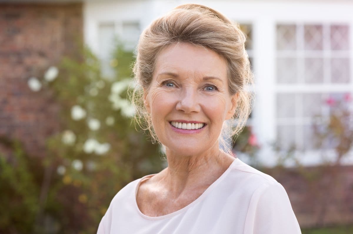 Can bruxism cause implant screws to loosen or fail?