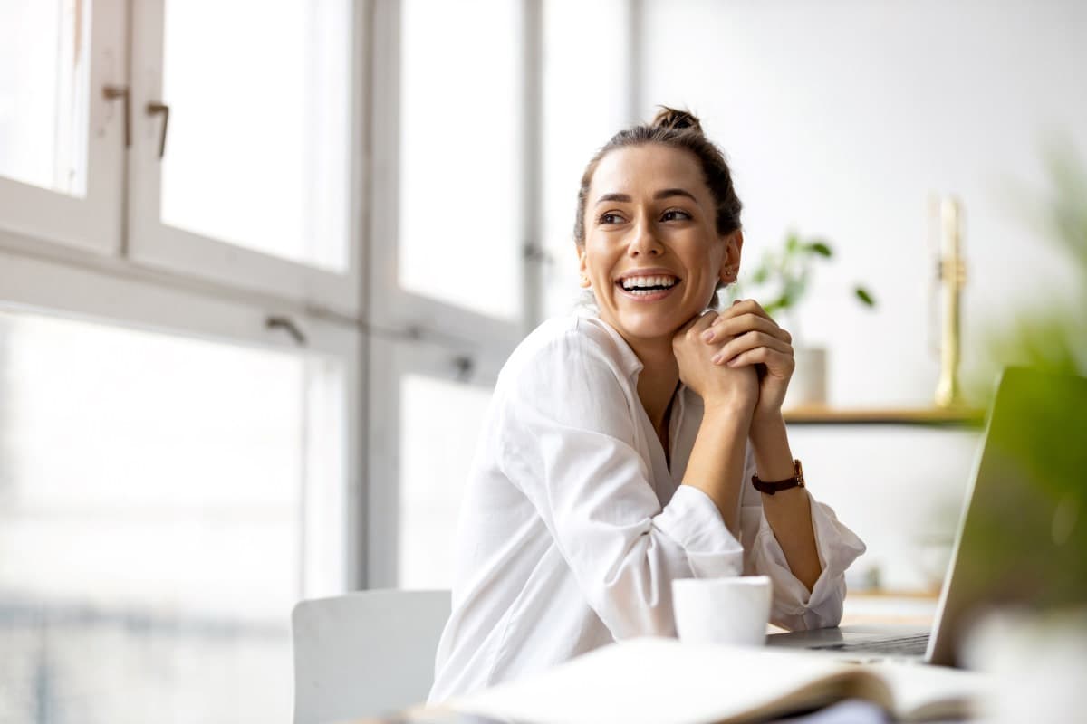 What Causes Discolouration Around Porcelain Veneers?