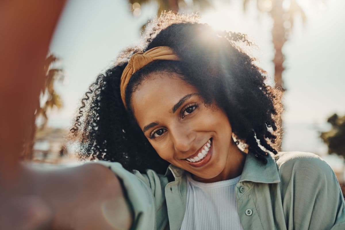 Can I Use Regular Toothpaste to Clean an Acrylic Denture?