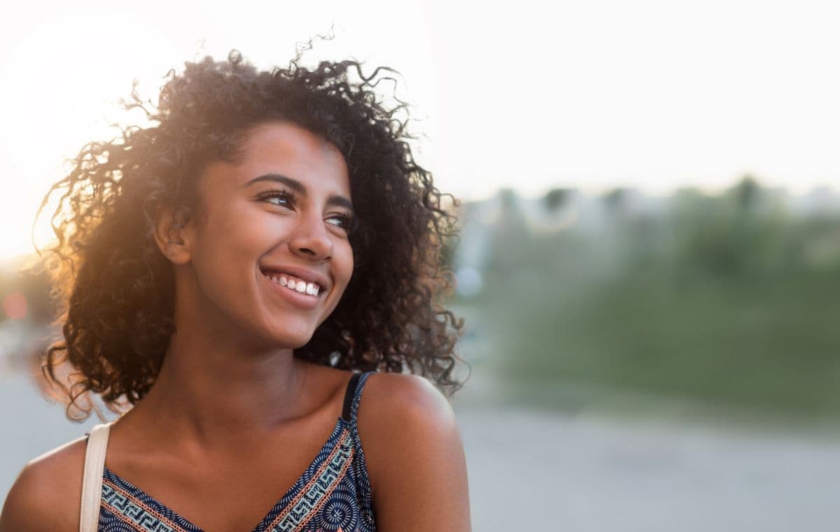Can a Crown Be Fitted Comfortably on a Tooth With Sensitive Gums?