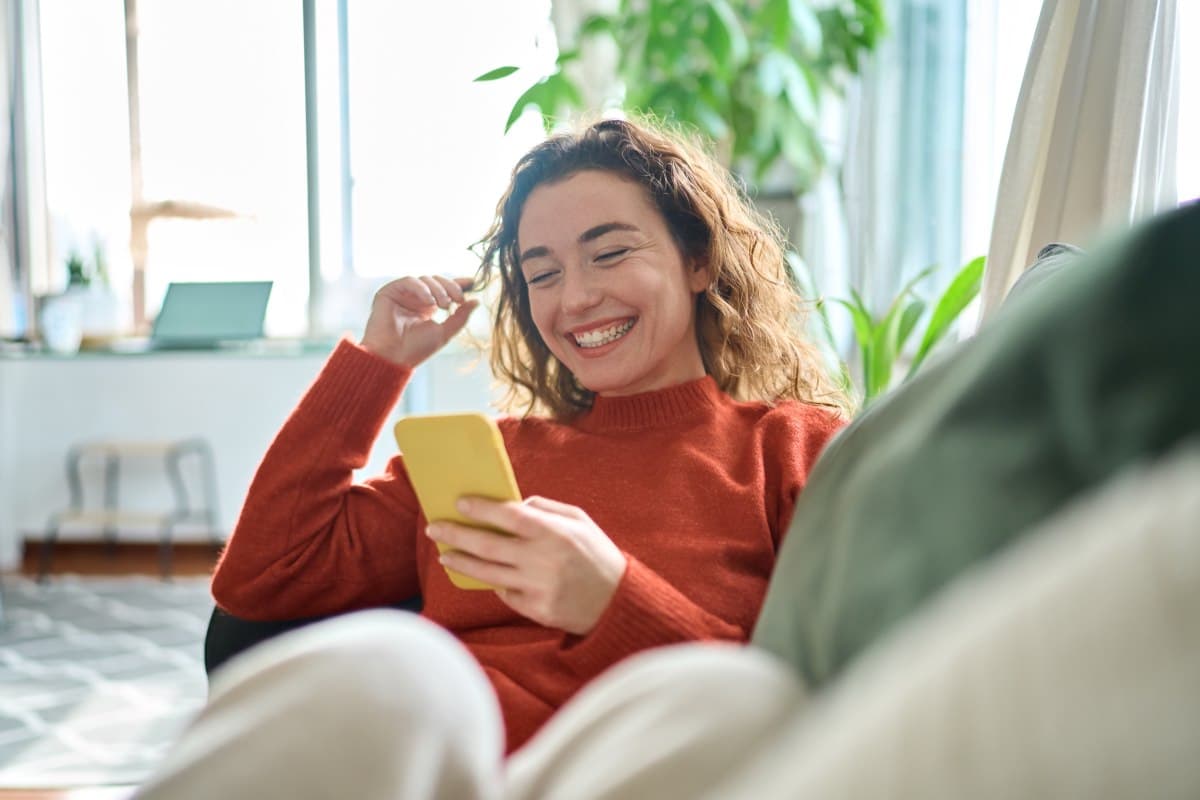 Can Veneers Become More Noticeable as I Age?